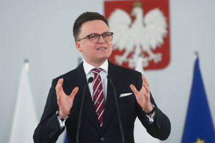 Intrigy v polsej politike Tusk chcel oddialit prisahu prezidenta predseda sejmu tajne rokoval s Kaczynskym