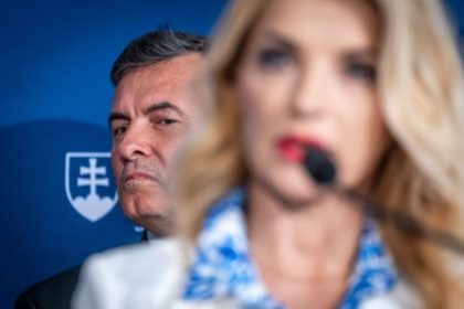 Machala a Simkovicova sa snazia ziskat vplyv