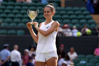 McEnroe ma pravdu nechceme sa unahlit Ako premyslaju treneri wimbledonskej vitazky Pohankovej