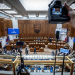 Nebudte hlupa az taku hlupost som necakal Politici sa urazaju a zaroven pripravuju eticky kodex