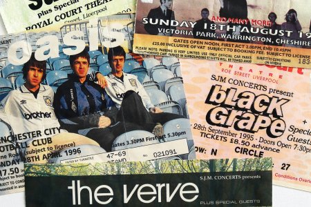 Oasis su spat a s nimi aj nostalgia za 90 rokmi v kampaniach