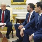 Trumpov svet 176 den Dva vyrazy tvare ukazuju koho potesila a koho sklamala otocka voci Ukrajine