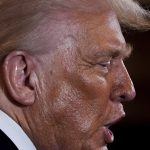 Trumpov svet 184 den Boli si blizsi nez prezident priznava CNN zverejnila nove zabery Trumpa s Epsteinom