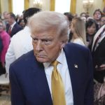Trumpov svet Trump hlada cestu ako sa zbavit Powella