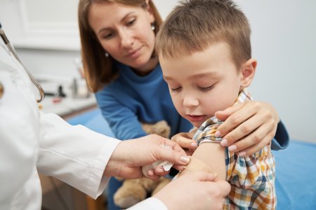 Vakcinys hlinikovymi zluceninami nezvysuju riziko alergii
