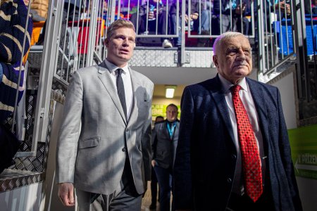 Zena obvinila politika z nasilia novinarka to schytala