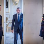 Newsfilter Prezident ktoremu do palaca pomohli zahranicne sily