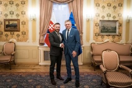 Predsedu SAV otocili ked uz bol na ceste