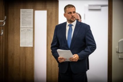 Saso odklada problemy Neukazal analyzu o vakcinach na zachranky si berie cas Vajnory su velkou neznamou