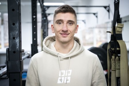 Trener Chudy Workoutove ihriska vyzeraju ako preliezky no musite tam ist s pokorou lebo sa zranite