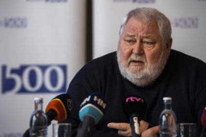 V com ma Sotak pravdu a kde prehana v hadke so sefom Slovenskych elektrarni