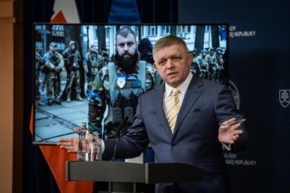 Vlada ani SIS nevysvetluju Mamulasviliho prechadzku Bratislavou