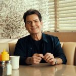 Ako Charlie Sheen zrusil serial Dva a pol chlapa