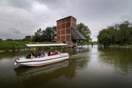 Cesi predlzili Batov kanal Slovensko premysla