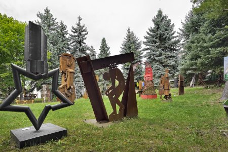 Jej sperky boli male sochy a sochy zasa velke sperky V sobotu vrcholi sympozium na pocest Erny Masarovicovej
