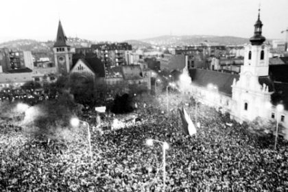 Tyzdne v prave Rada Prochazku Poezia a proza generalneho strajku