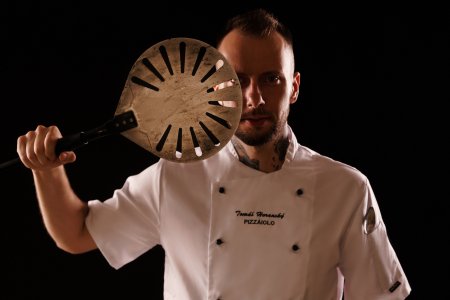 Vyrobca pizz Tomas Horansky takmer ochrnul po pade v bazene