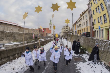Zrusit by sa mohli tri az styri dni pokoja