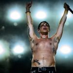 Americke turne vypredal do minuty Preco svet tuzi po britskom rockerovi Yungbludovi