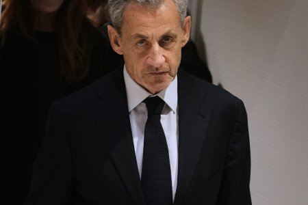 Exprezident Sarkozy bude vo vezeni ako terorista Sakal