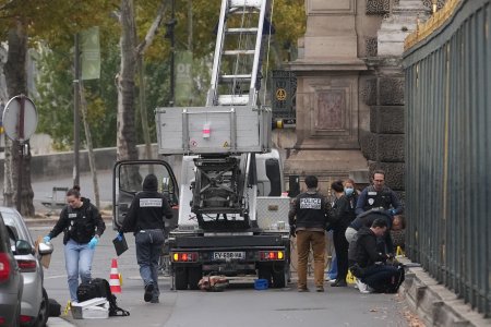 Klenoty nevycislitelnej ceny Ako zlodeji vykradli Louvre