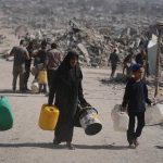 Krehke primerie v Gaze Tela Palestincanov ukazuju nasilie Izrael caka na rukojemnikov
