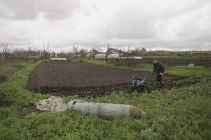 Kto nam dovolil takto zit Dovolili sme si to sami Militantropos je film o skutocnom ukrajinskom bohatstve