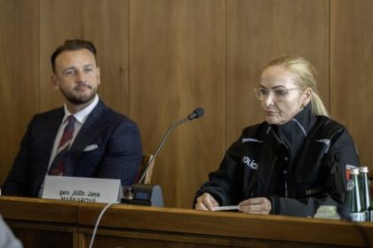Pod mojim vedenim konali curillovci zakonne vyhlasila policajna prezidentka Maskarova Gaspar na jej vypocuti cital ich sukromne spravy