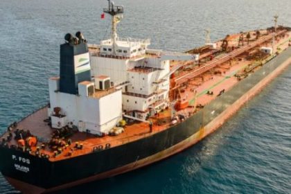 Putinova tienova flotila sa rozrasta lode predavali Europania a Americania