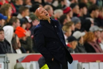 Z najlepsieho hraca sa stal najslabsi Liverpool stale prehrava a Slotovi dochadzaju vyhovorky