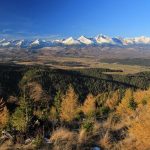 Zakladny tabor Jesenne tury s vyhladom na Tatry