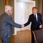 Babis konecne chape ze konflikt zaujmov nie je len Pavlova hra Prezident ma iba jednu kartu no velmi silnu