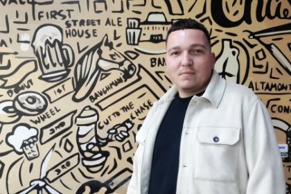 Barber Kevin Kalmar Co barber pocuje to tam ostane