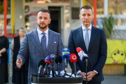 Drucker a Sutaj Estok neprelomili ticho