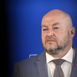 Huliakovi hrozi ze poslanci neprelomia prezidentovo veto