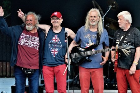 Jiri Vondrak nakrutil film o najdlhsie hrajucej ceskej rockovej kapele