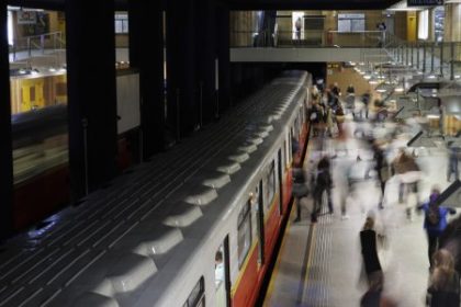 Polsky minister obrany planuje metro v desiatich mestach