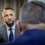 Sutaj Estok ziada od Fica aby odvolal aj svojich ministrov
