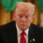 Trumpov svet 291 den Kym Americanom hrozi hlad Trump pozlacuje Biely dom