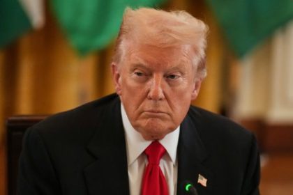 Trumpov svet 291 den Kym Americanom hrozi hlad Trump pozlacuje Biely dom