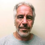 Trumpov svet 301 den Som schopny znicit Trumpa pisal Epstein Zhrname klucove poznatky zo zverejnenych mailov