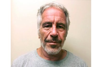 Trumpov svet 301 den Som schopny znicit Trumpa pisal Epstein Zhrname klucove poznatky zo zverejnenych mailov