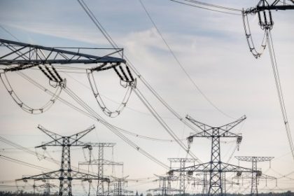 Brusel chce viac pravomoci v plane elektrickych sieti