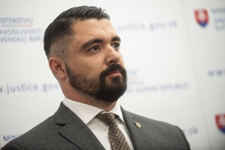 Byvaly plukovnik tvrdi ze SIS sikanuje zamestnancov