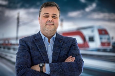 Byvaly sef ZSSK podpisal druhy nakup spacich voznov