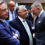 Fico poslal vulgarny odkaz o Ukrajine do Bruselu EU sa dohodla ako obist veto Slovenska a Madarska