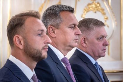 Koalicia opat odsunula odvolavanie ministrov Priznava rozpory vyhovara sa na Vianoce a casovy sklz