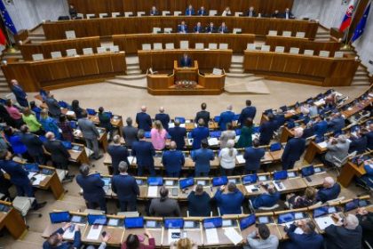 Newsfilter Stastne sviatky pozvanka na protesty