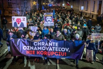 Ustavny sud pozastavil ucinost zrusenia Uradu na ochranu oznamovatelov Dlugosova zatial nemusi odist