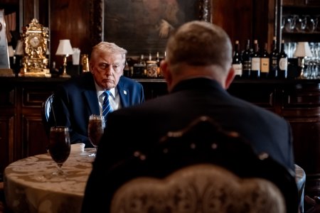 Ani styri dni po navsteve Trumpa Fico nepredstupil pred verejnostou Vlada opat riesila Simeckovu audit je plny nejasnosti